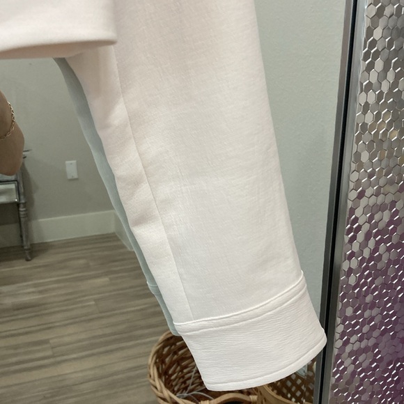 Aritzia NWOT Cropped Jacket - Picture 9 of 14